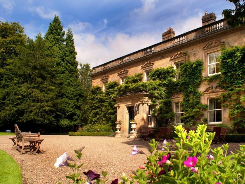 Ngoại cảnh khách sạn