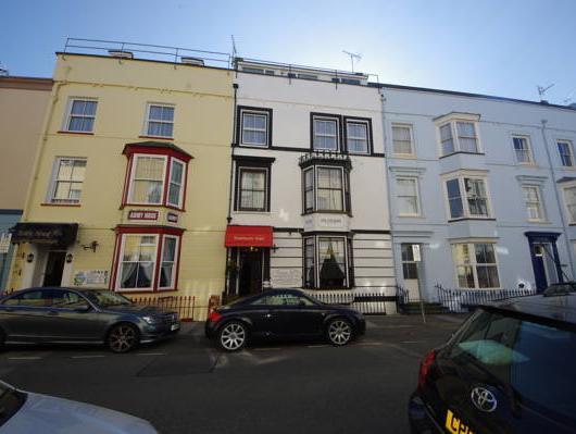 Ngoại cảnh khách sạn