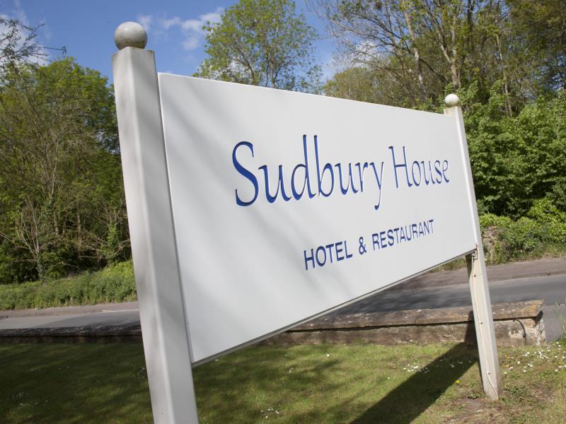 Ngoại cảnh khách sạn