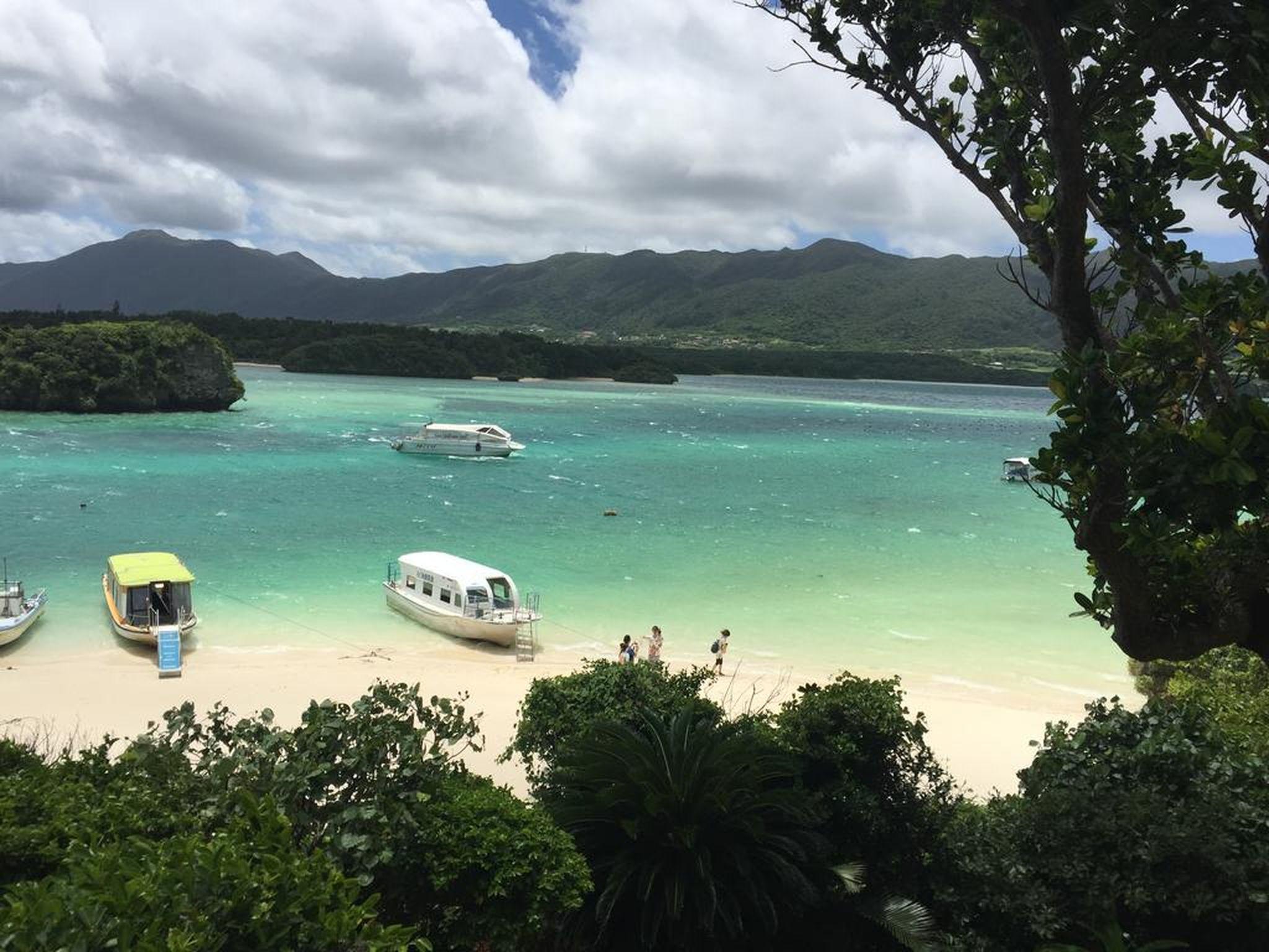 Khu vực xung quanh