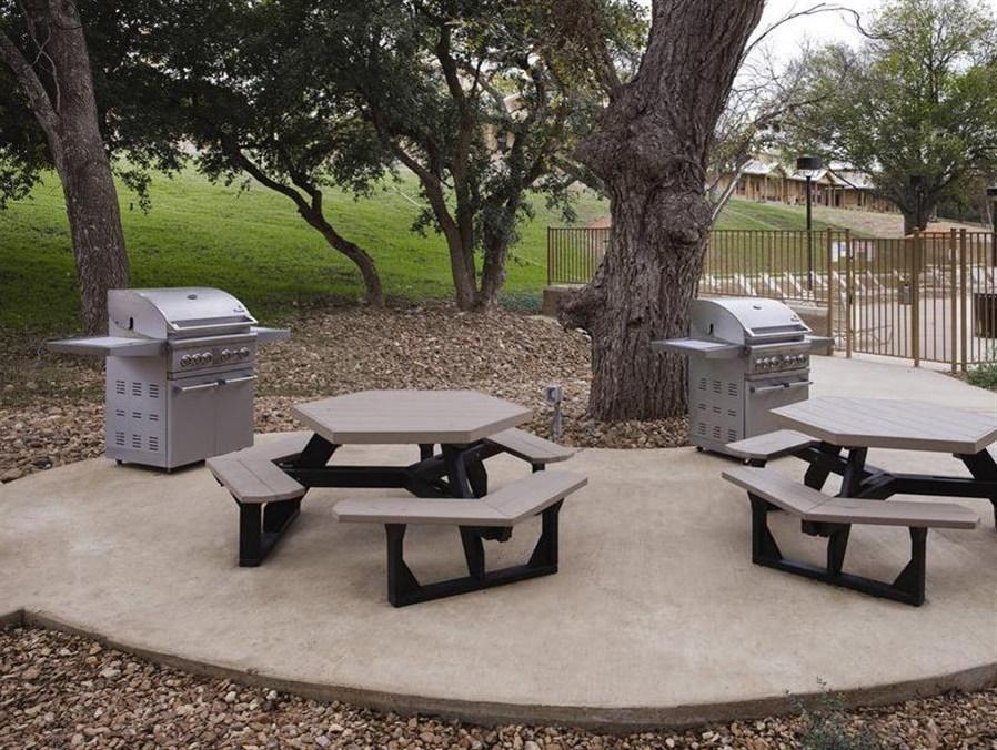 Khu vực xung quanh