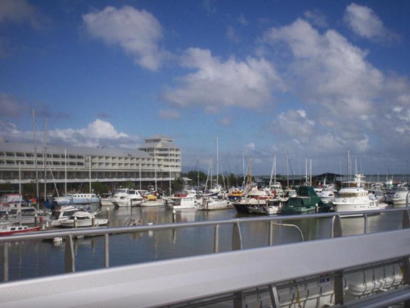 Khu vực xung quanh