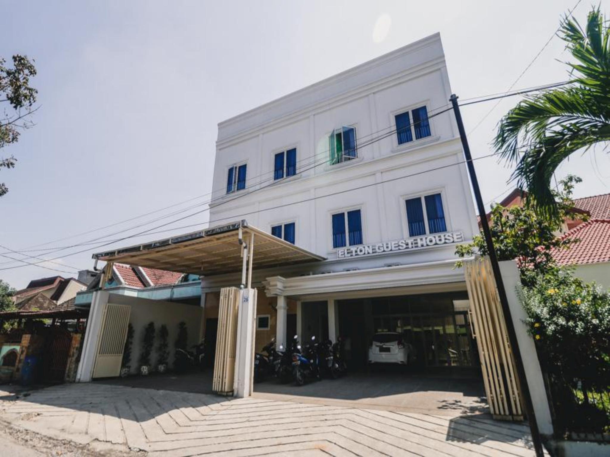 Ngoại cảnh khách sạn