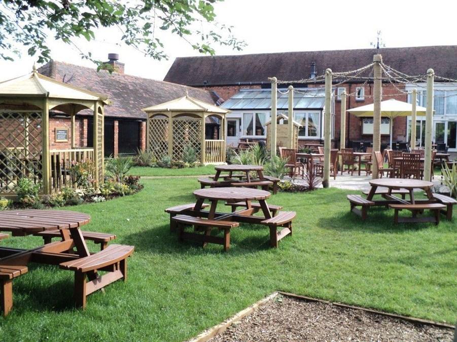 Ngoại cảnh khách sạn