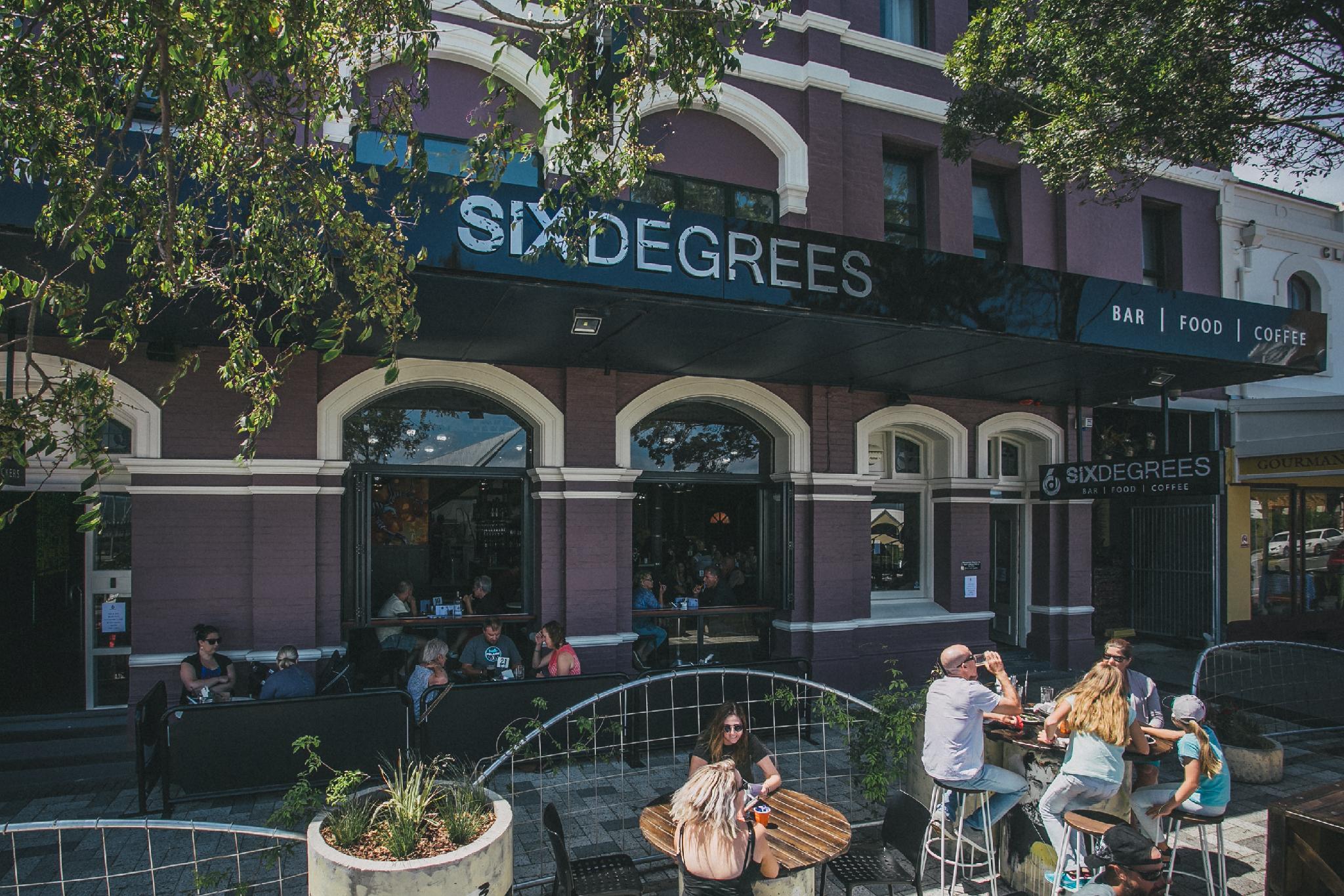 Ngoại cảnh khách sạn