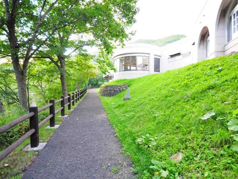 Khu vực xung quanh