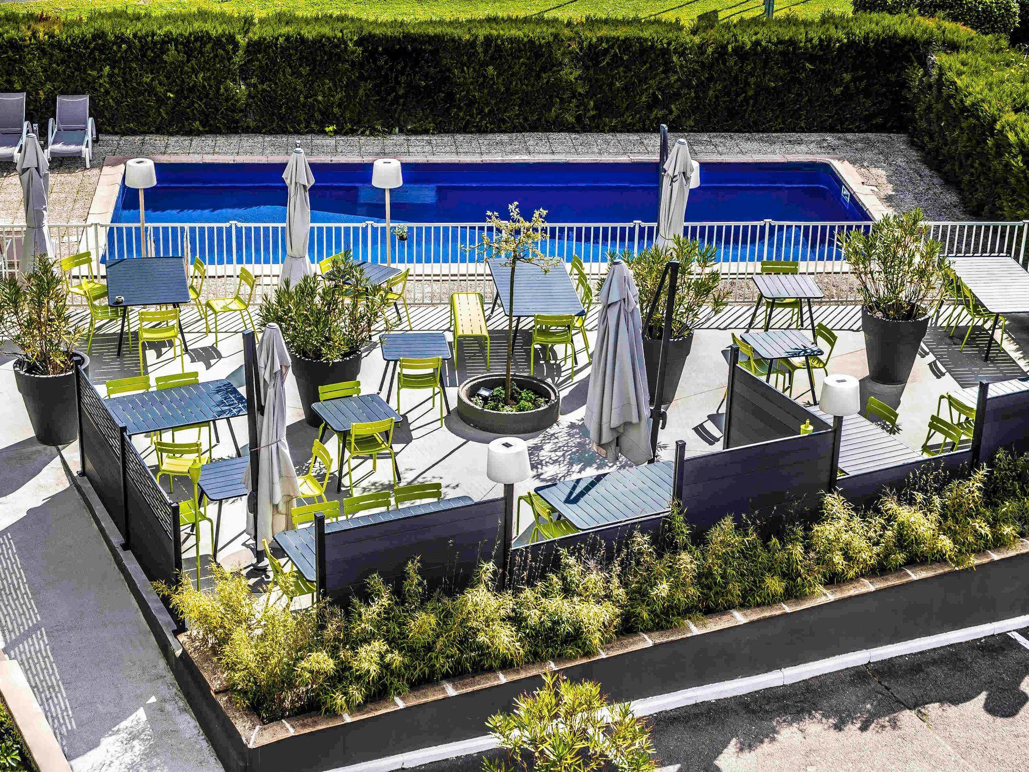 Ngoại cảnh khách sạn