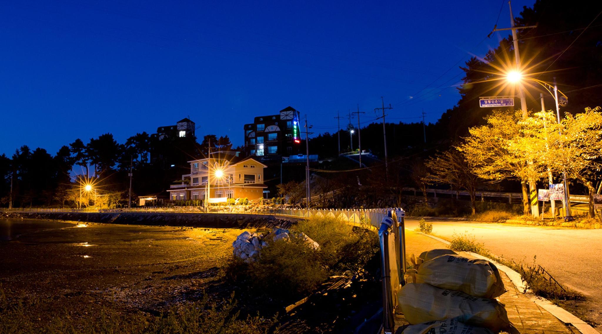 Khu vực xung quanh