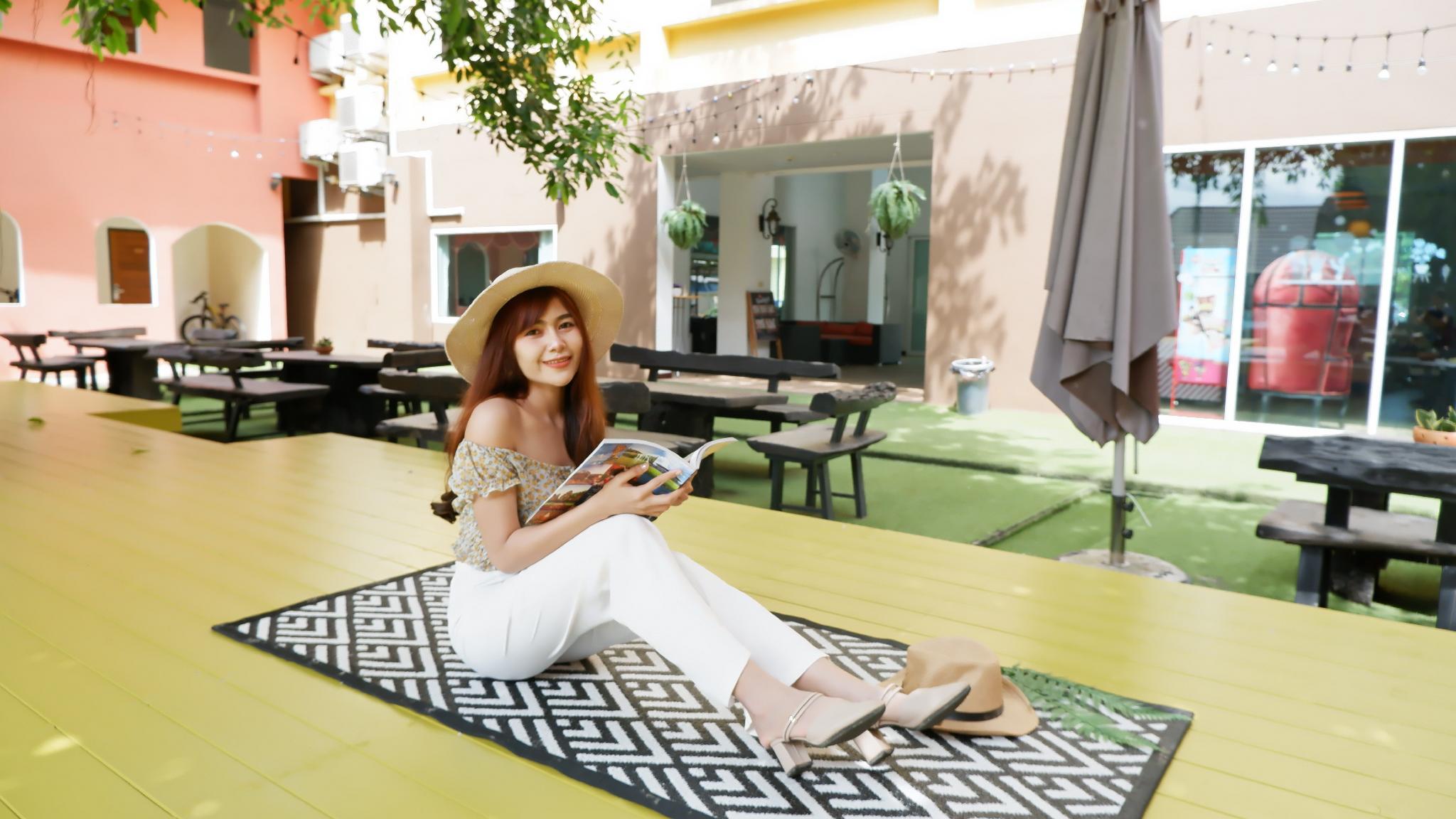 Khu vực xung quanh