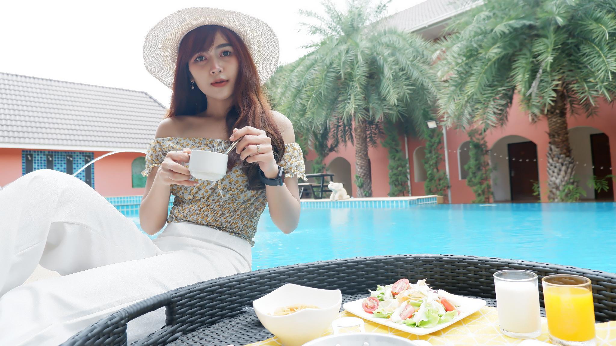 Khu vực xung quanh