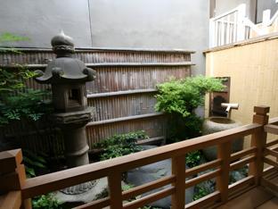 Ngoại cảnh khách sạn