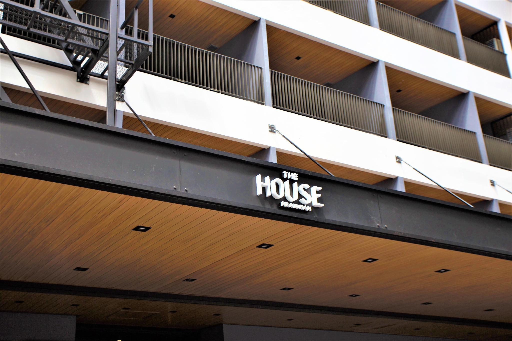 Ngoại cảnh khách sạn