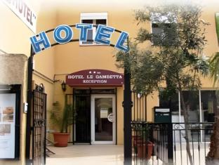 Ngoại cảnh khách sạn