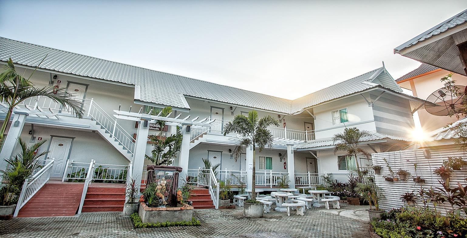 Ngoại cảnh khách sạn