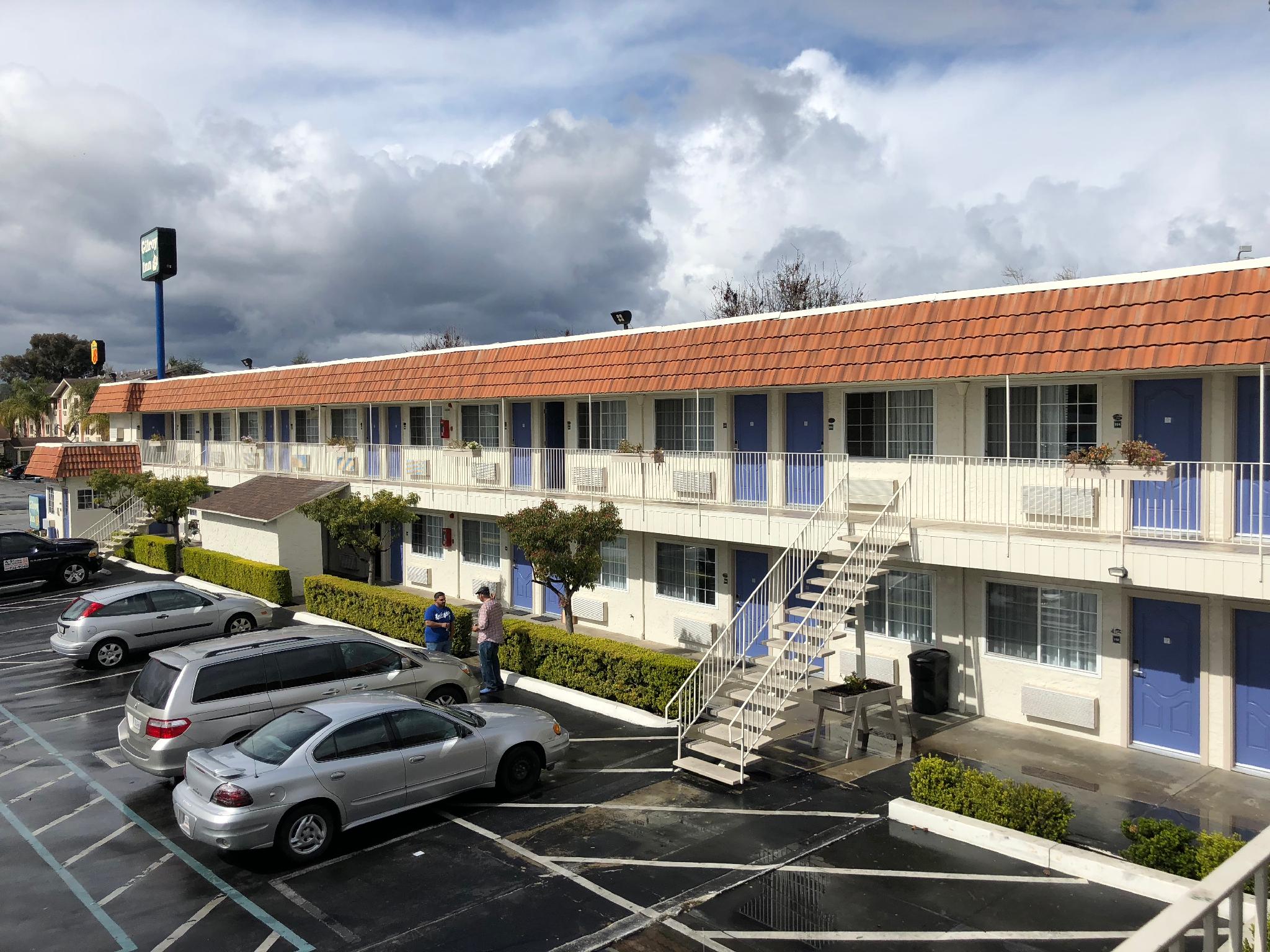 Ngoại cảnh khách sạn