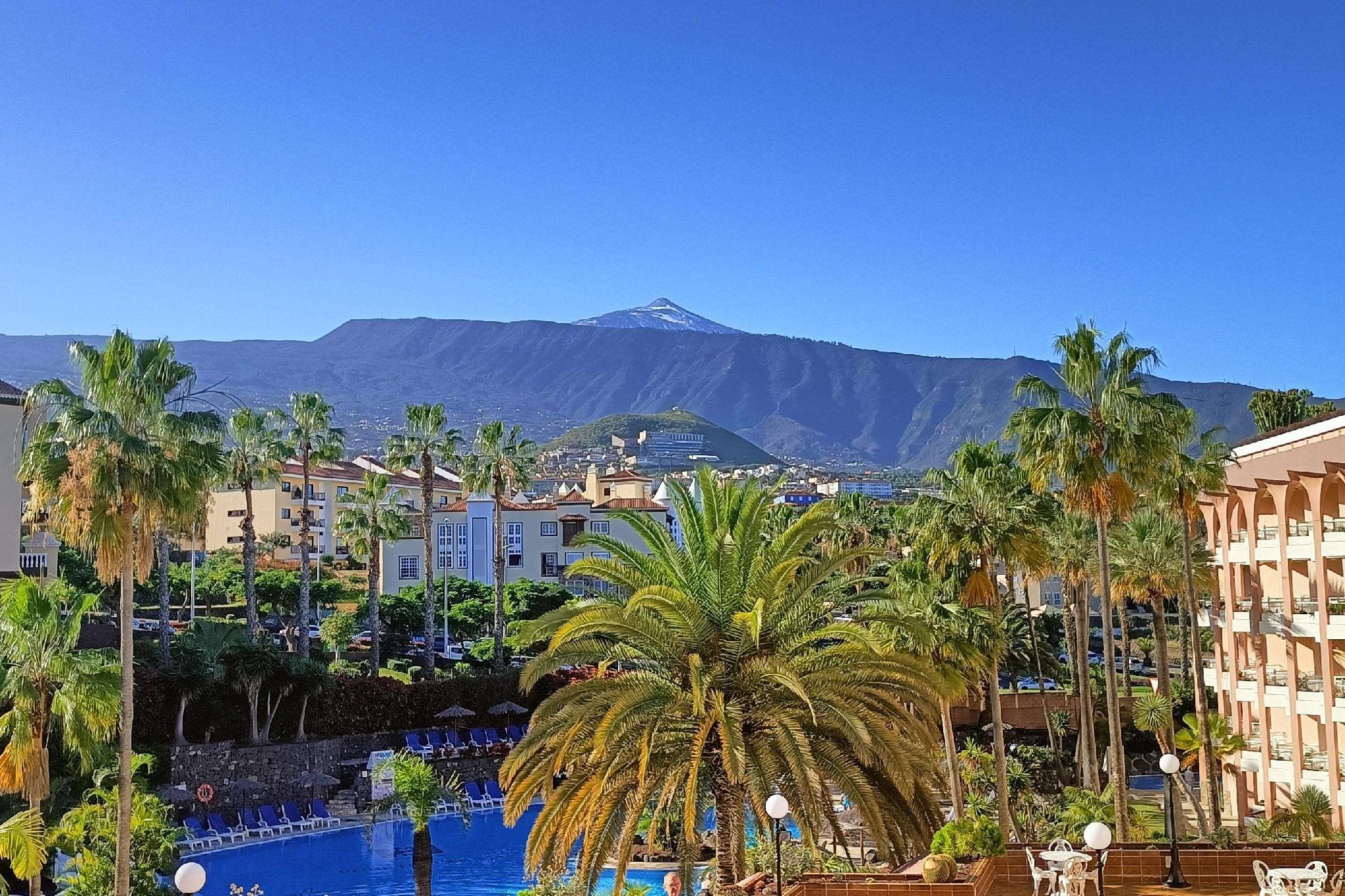 Ngoại cảnh khách sạn