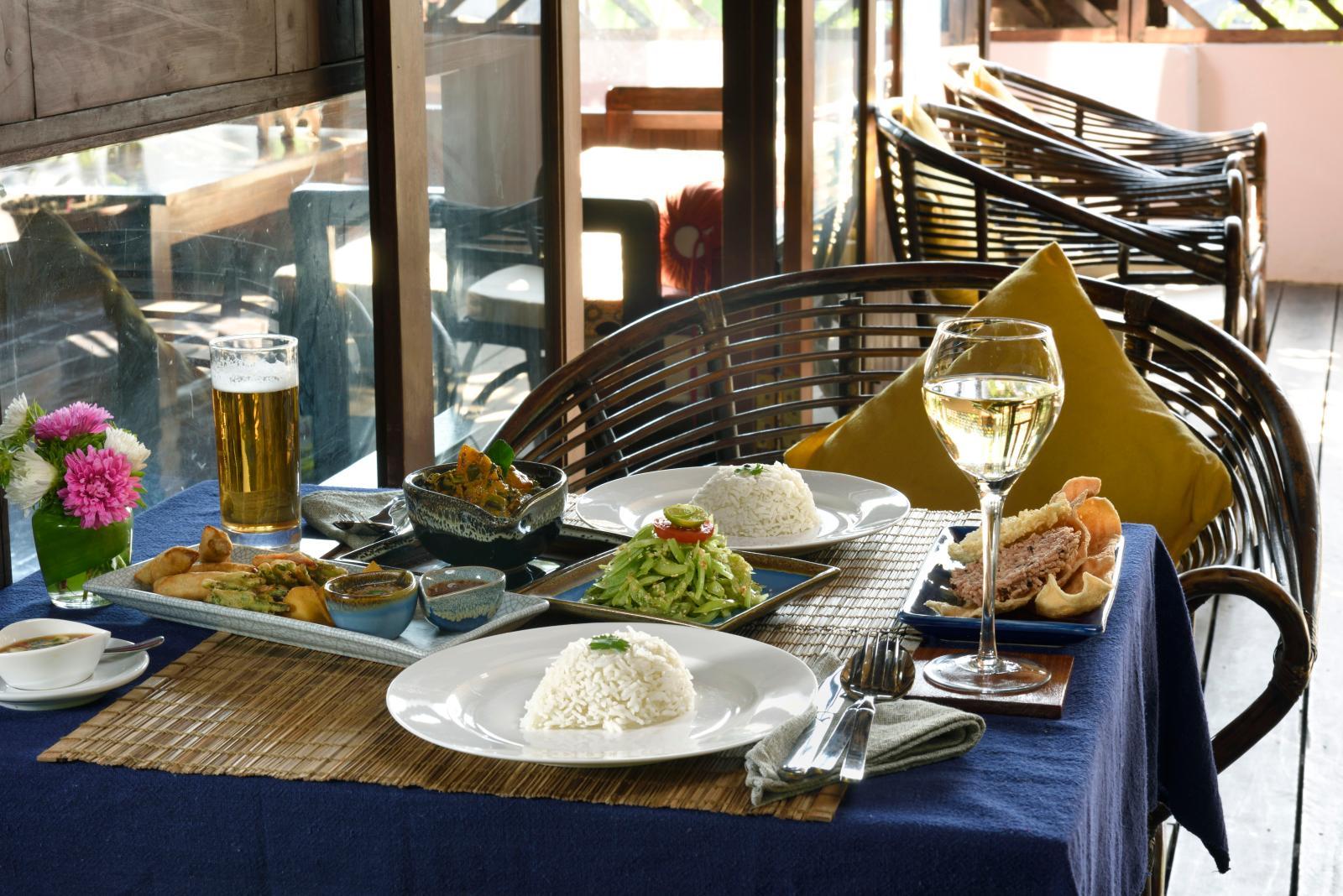 Đồ ăn và thức uống