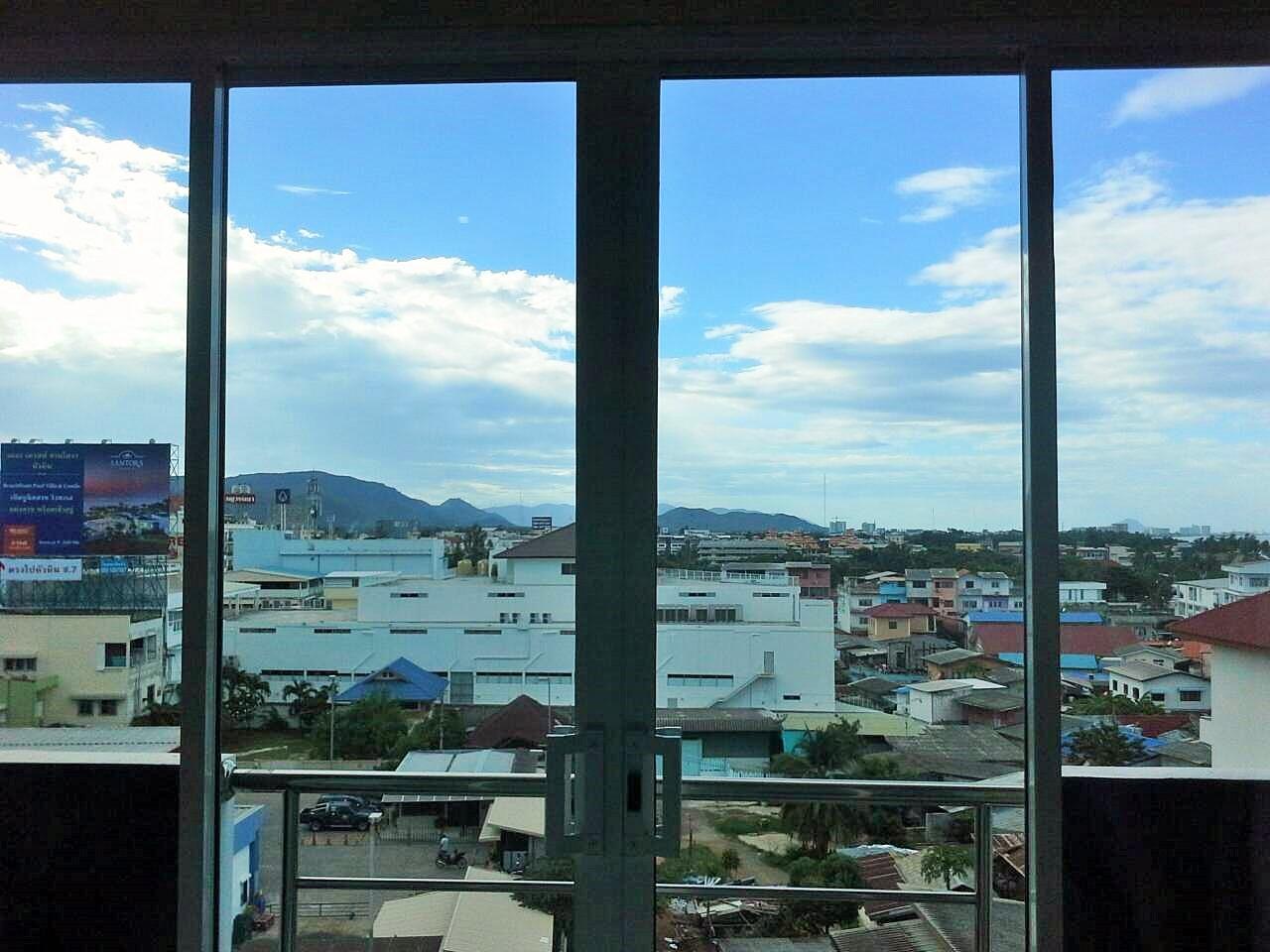 Khu vực xung quanh