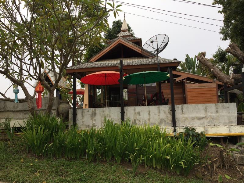 Ngoại cảnh khách sạn