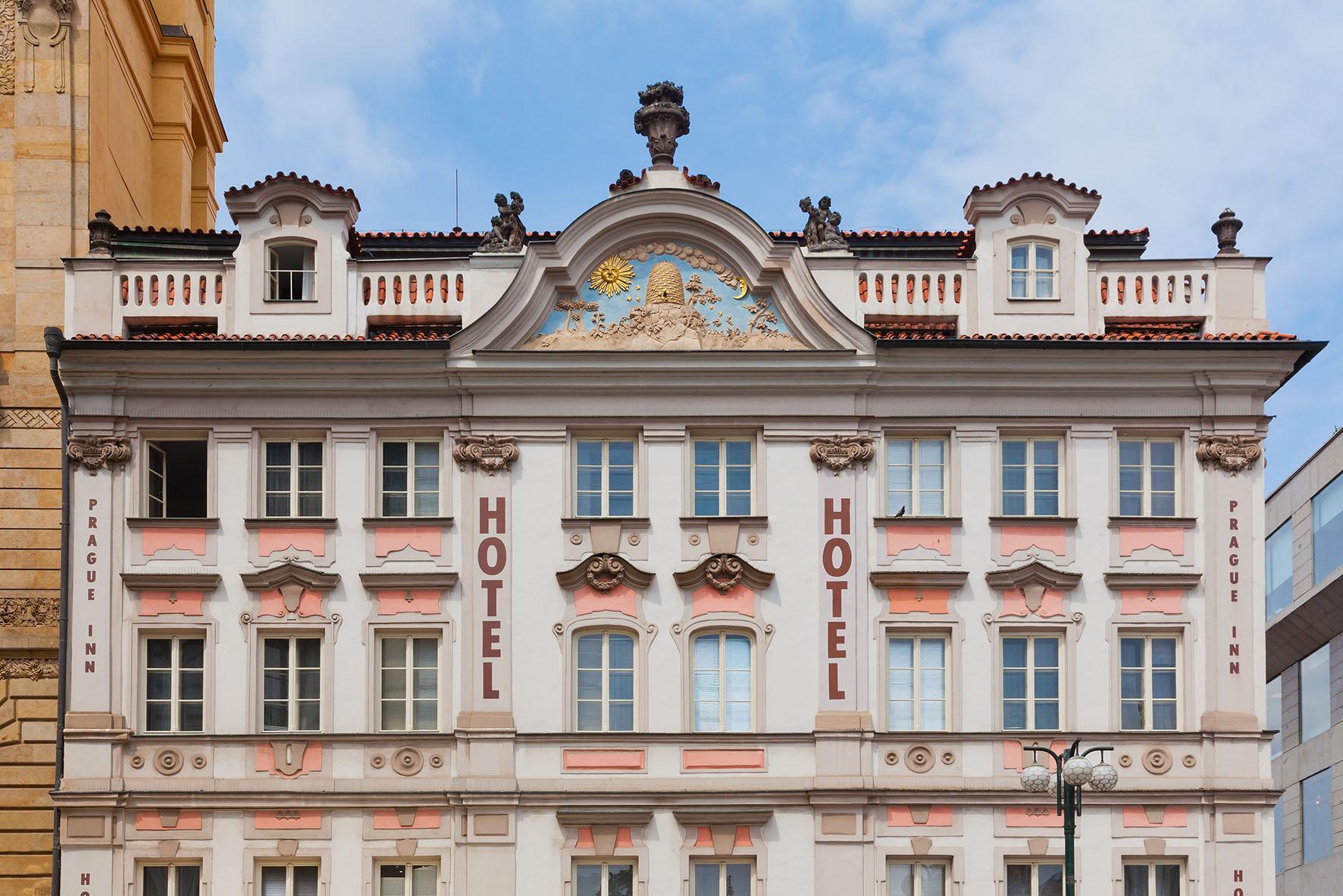 Ngoại cảnh khách sạn