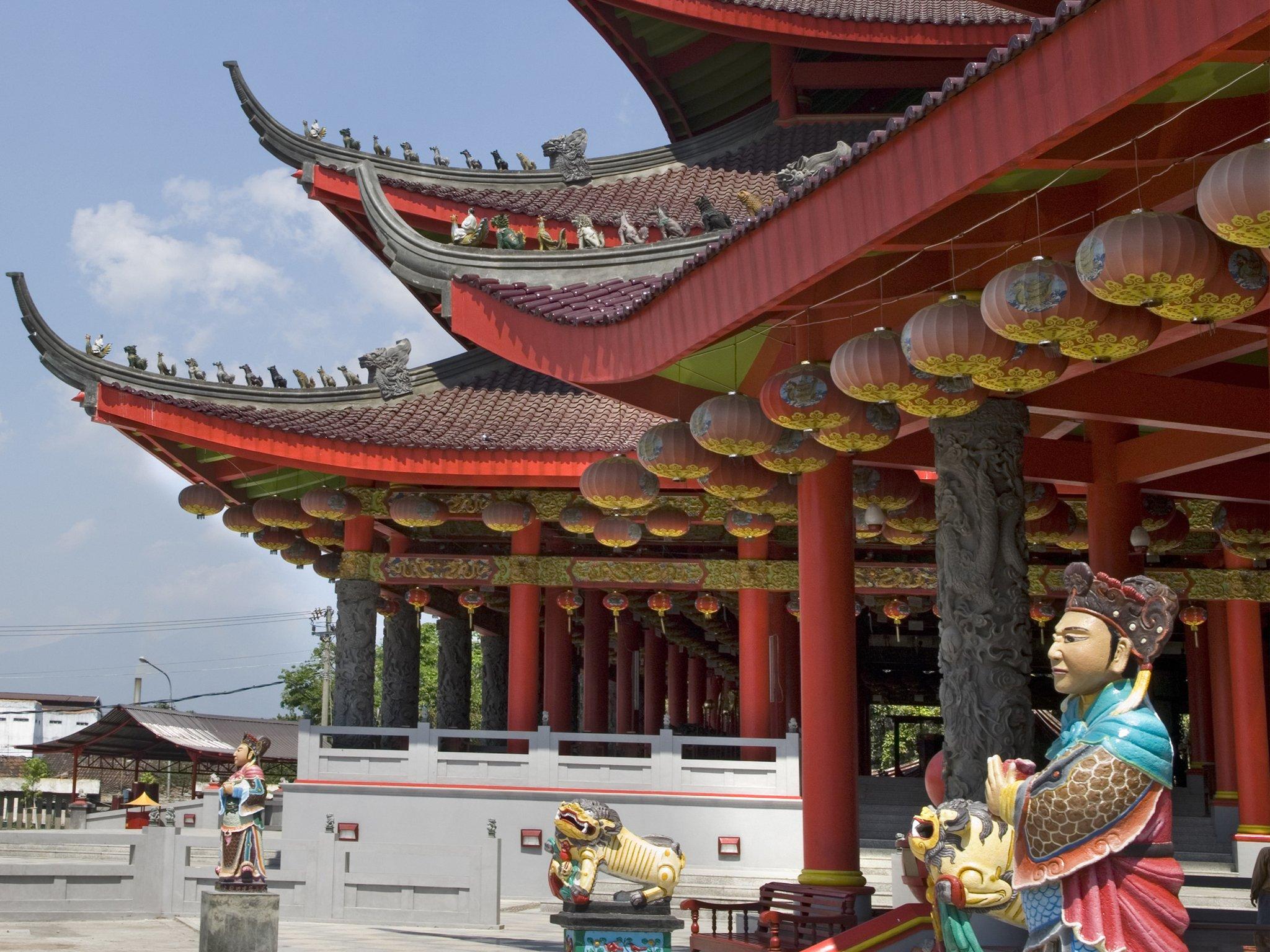 Nơi tham quan gần đây