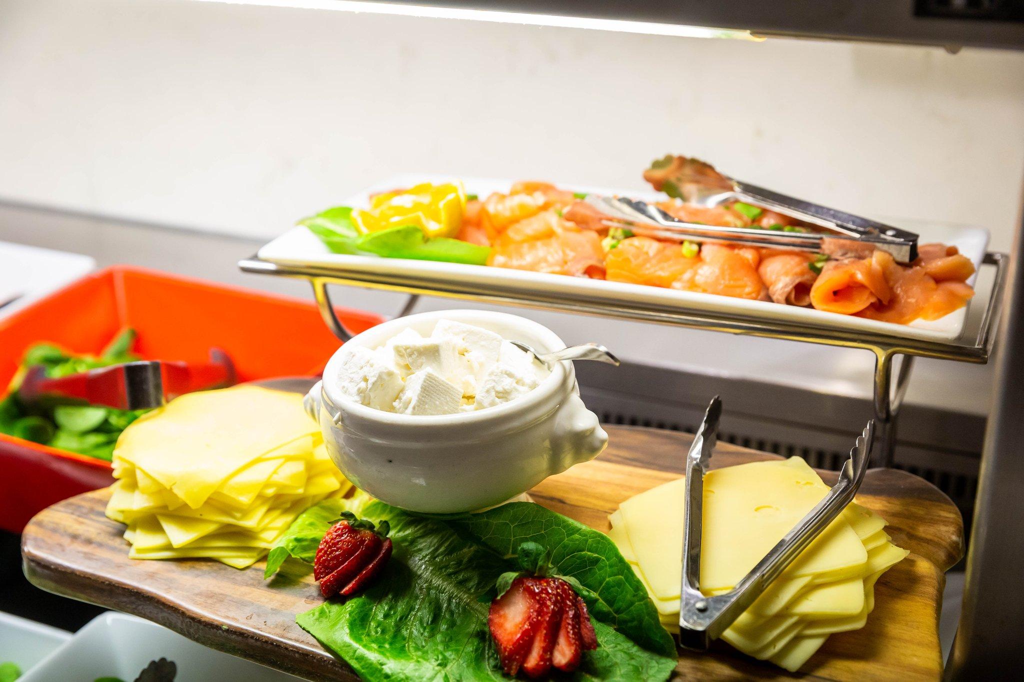 Đồ ăn và thức uống