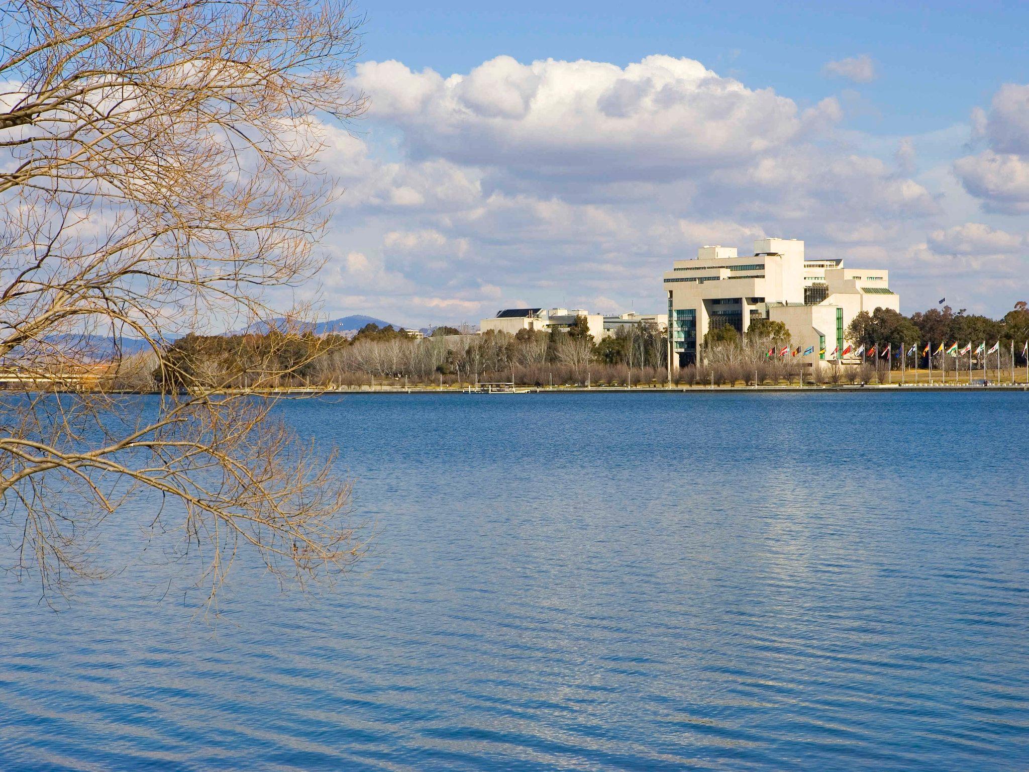 Nơi tham quan gần đây