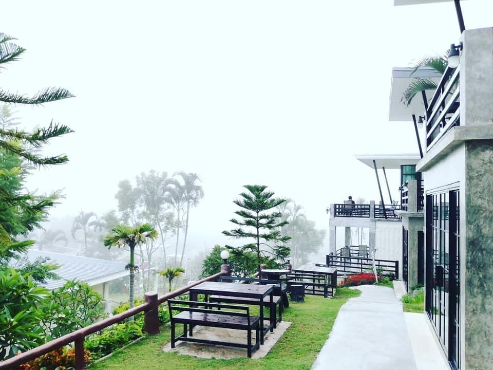 Khu vực xung quanh