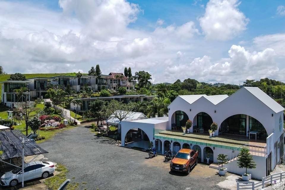 Ngoại cảnh khách sạn