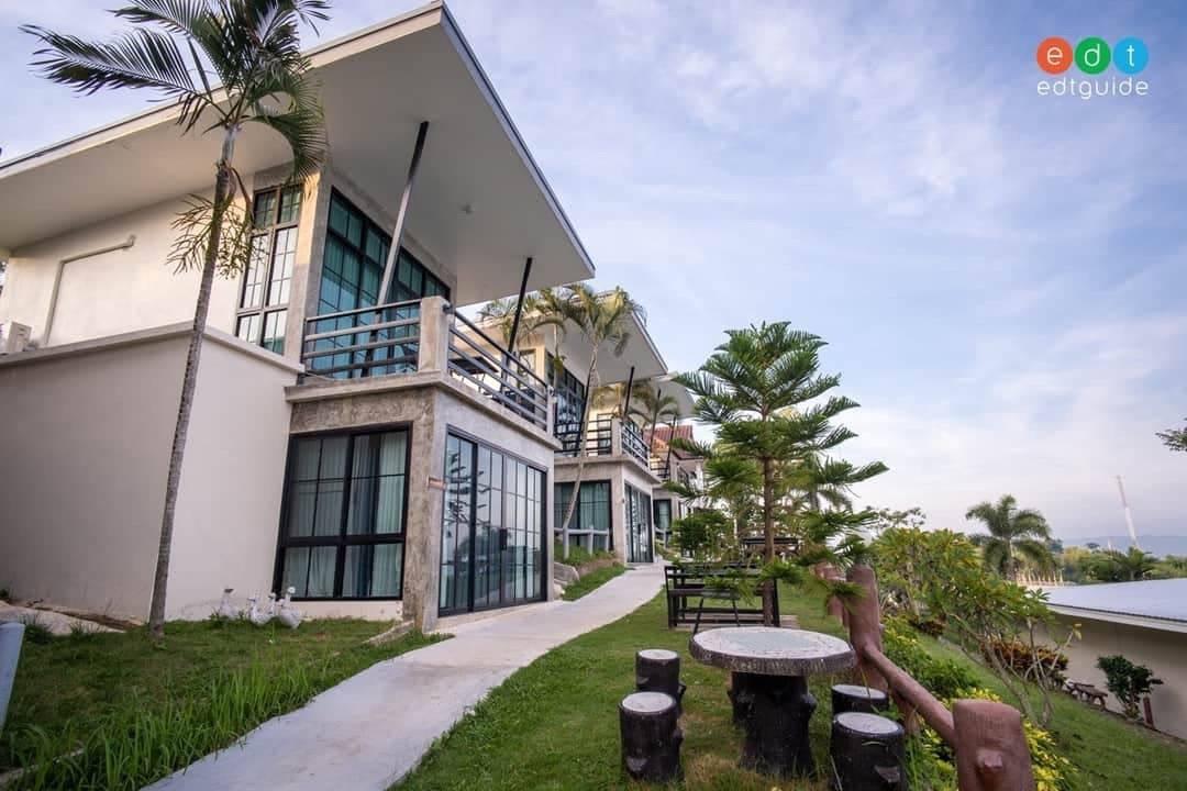 Khu vực xung quanh