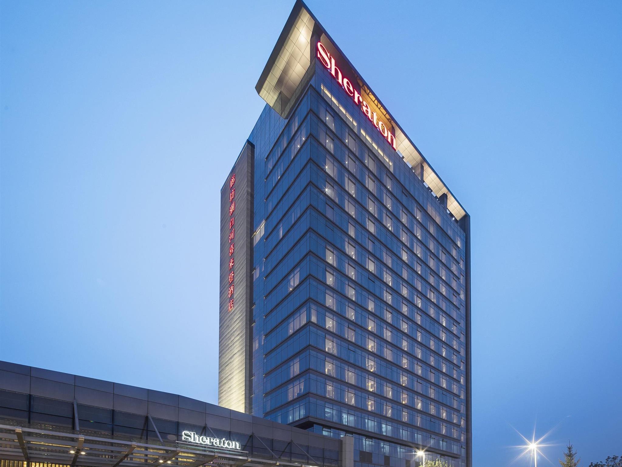 Ngoại cảnh khách sạn