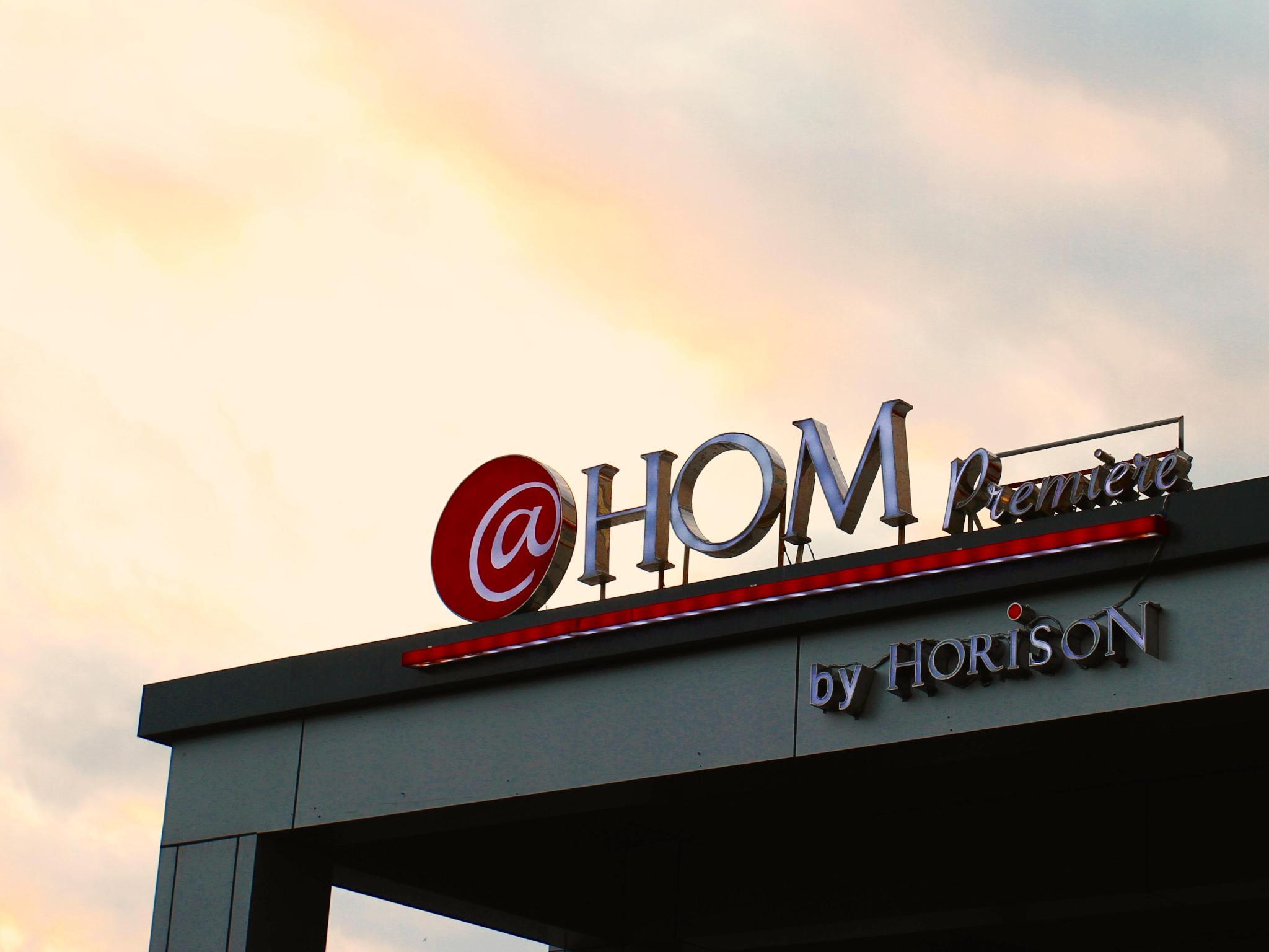 Ngoại cảnh khách sạn