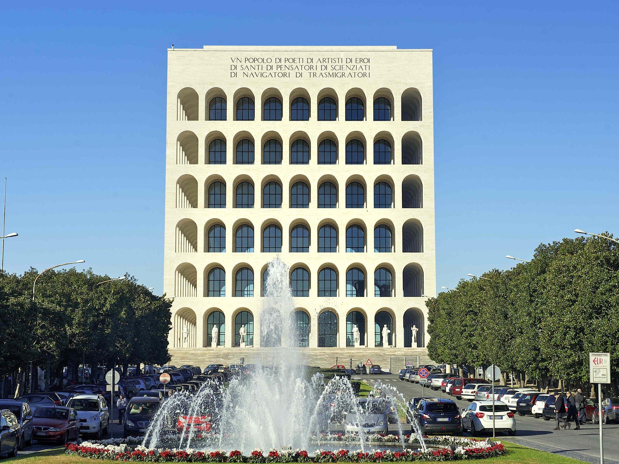 Nơi tham quan gần đây