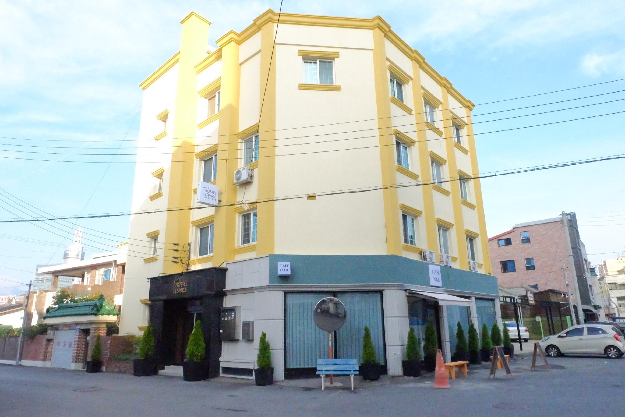 Ngoại cảnh khách sạn