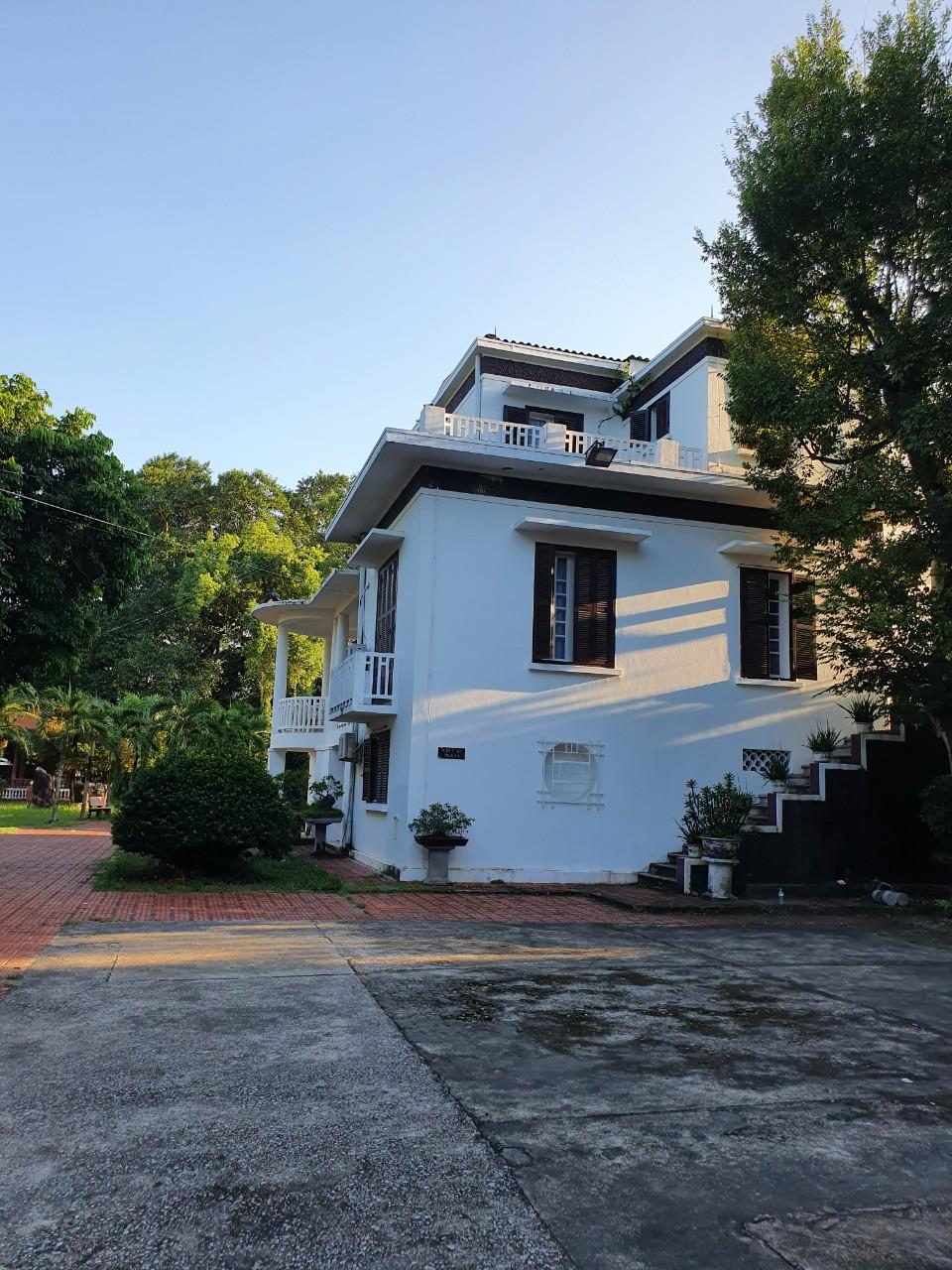 Ngoại cảnh khách sạn