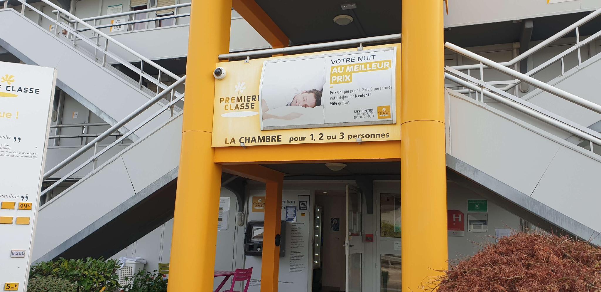 Ngoại cảnh khách sạn