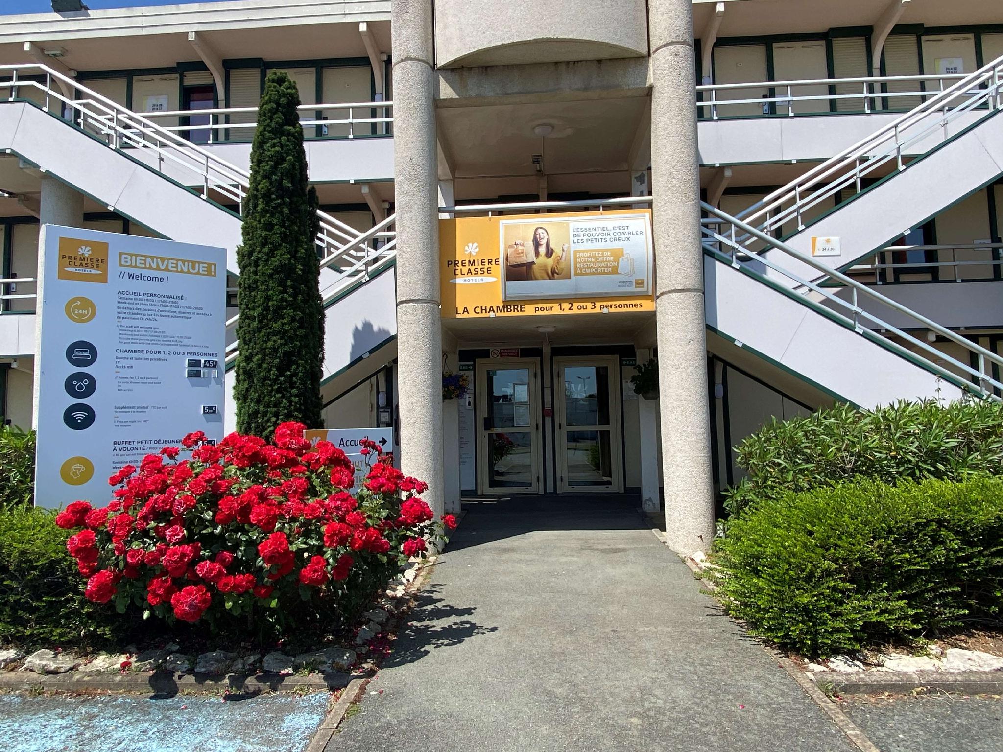 Ngoại cảnh khách sạn