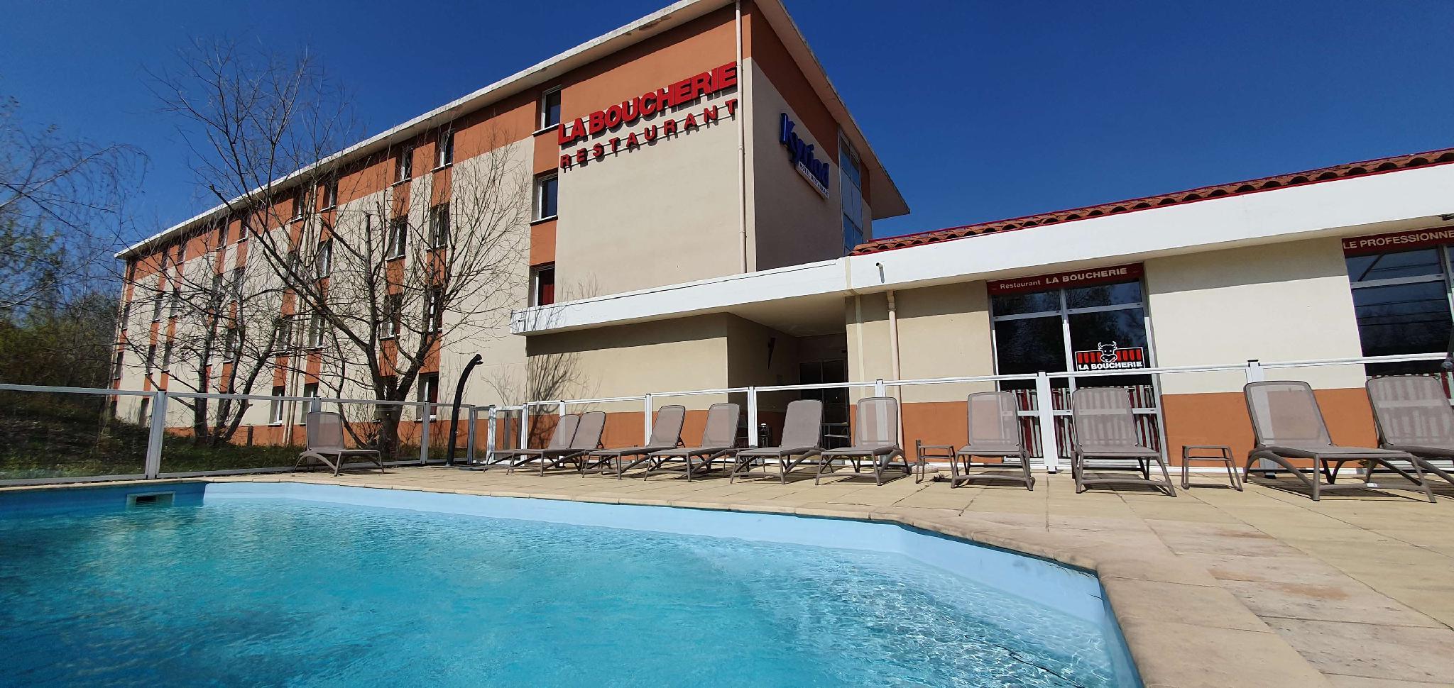 Ngoại cảnh khách sạn