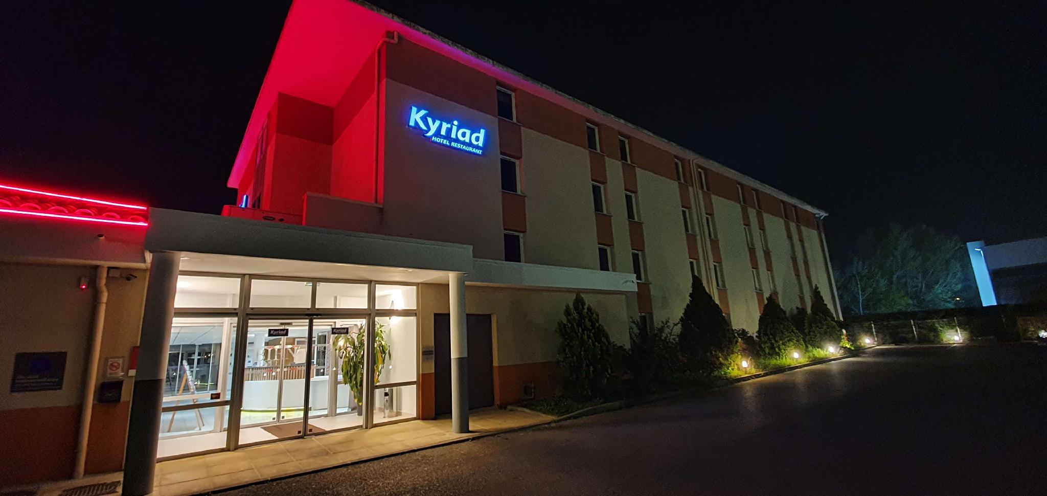 Ngoại cảnh khách sạn