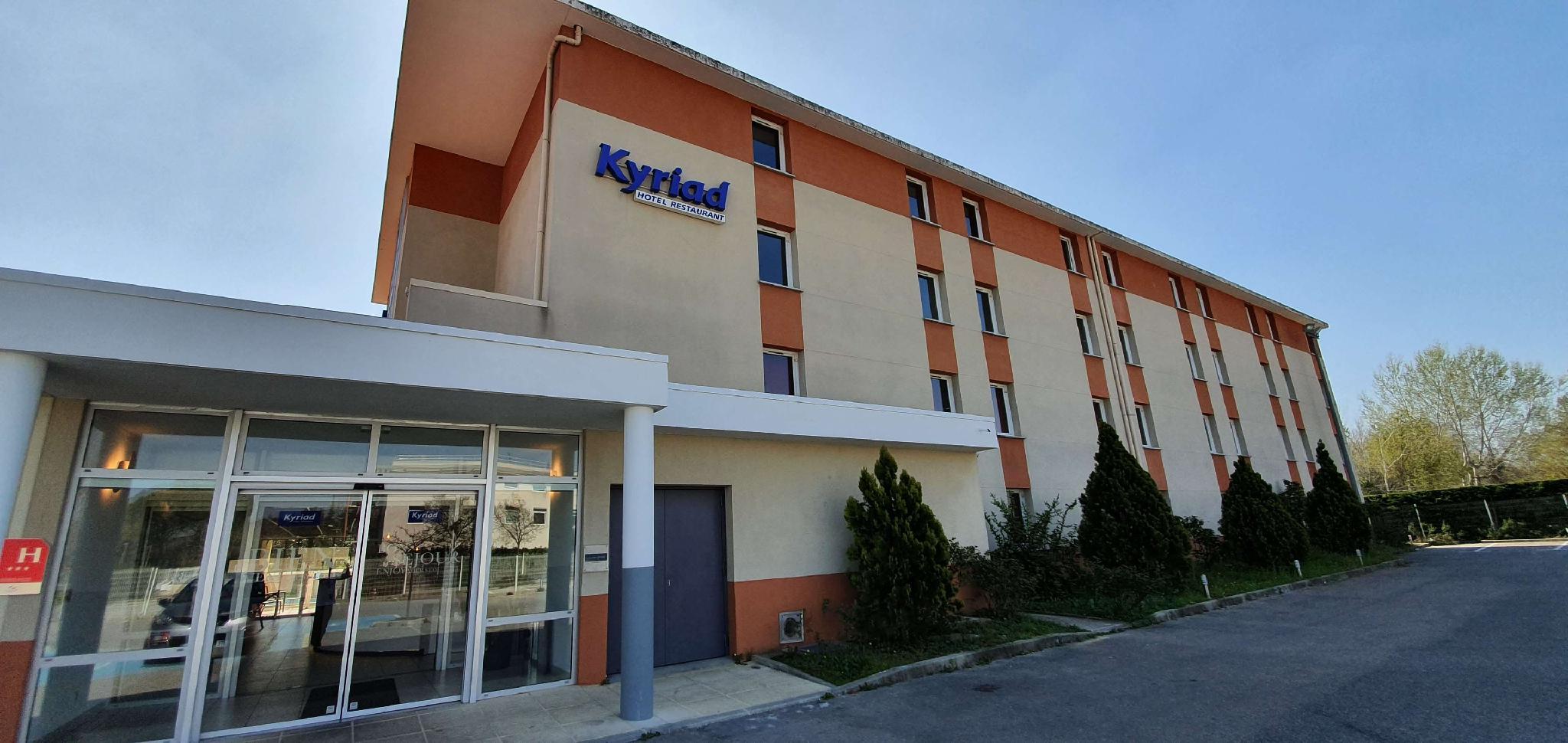 Ngoại cảnh khách sạn