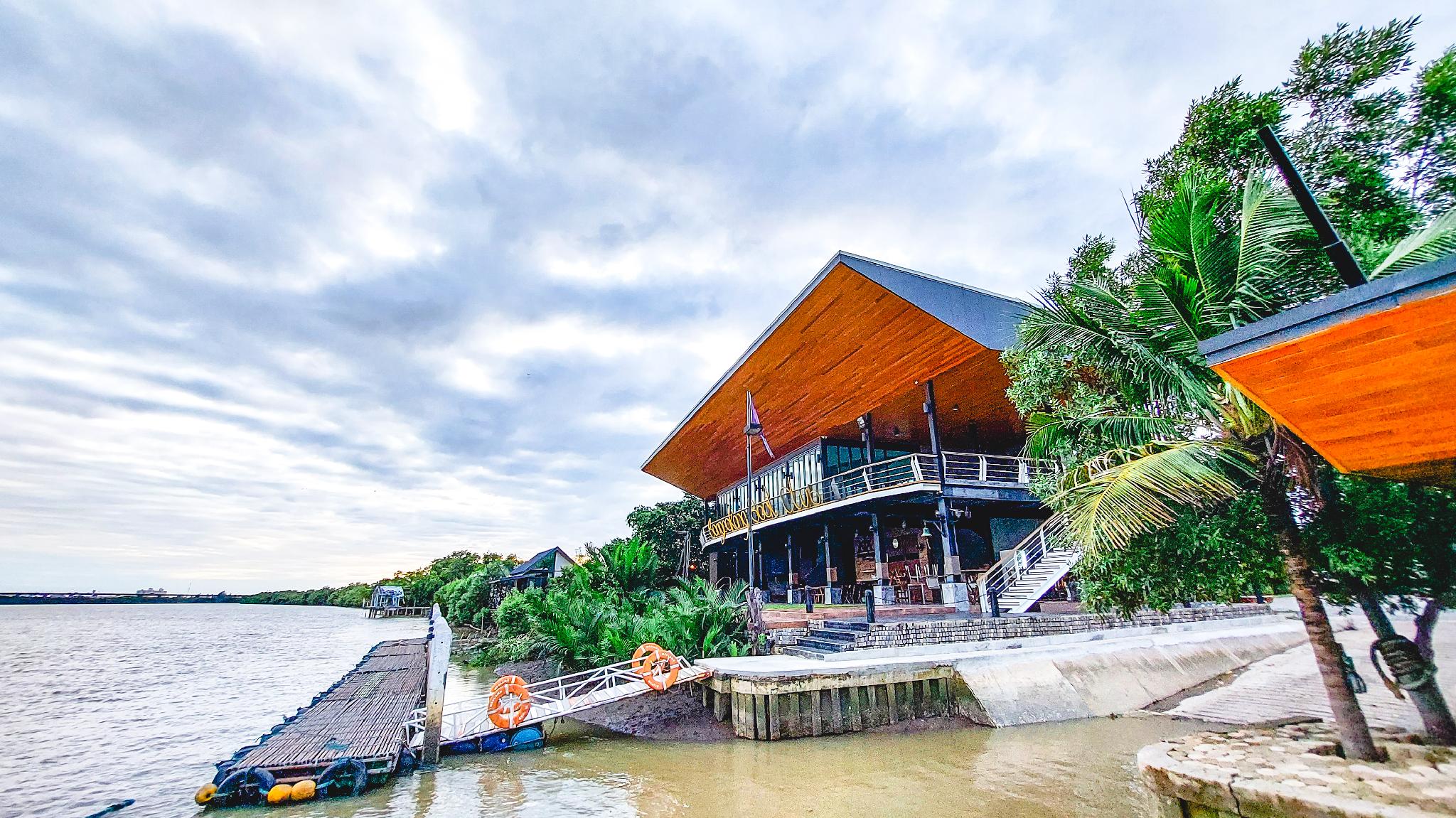 Ngoại cảnh khách sạn