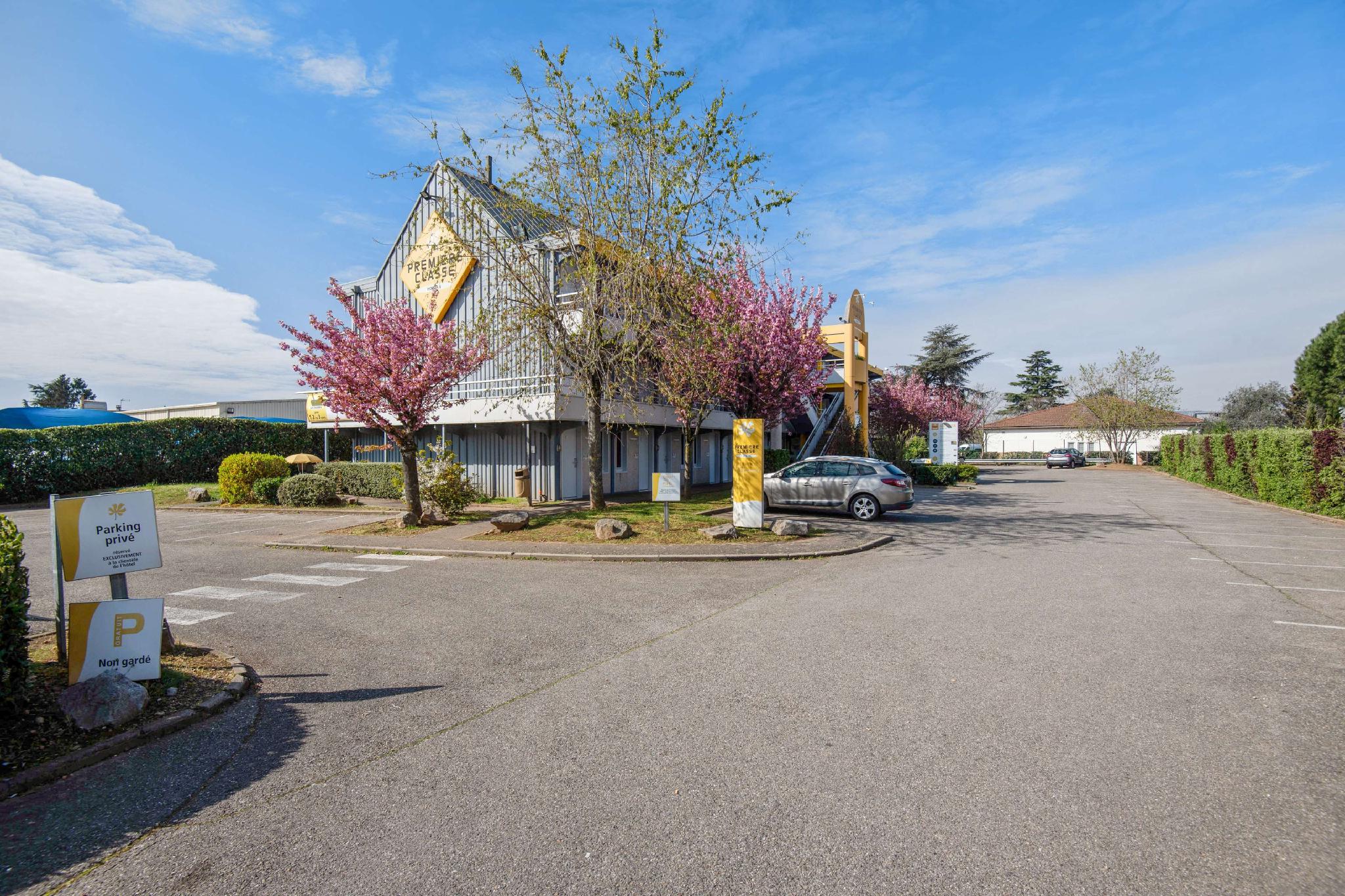 Ngoại cảnh khách sạn