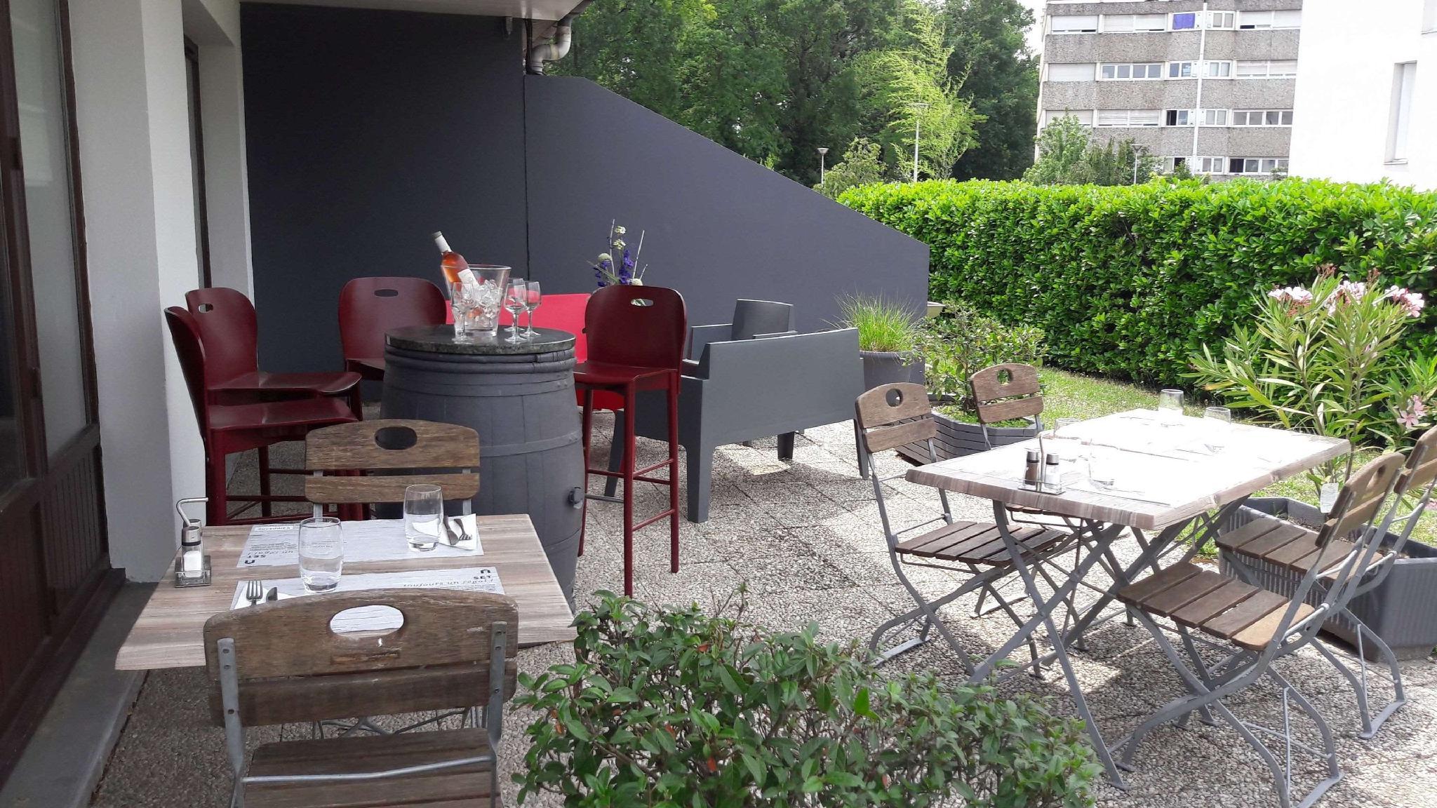 Ngoại cảnh khách sạn