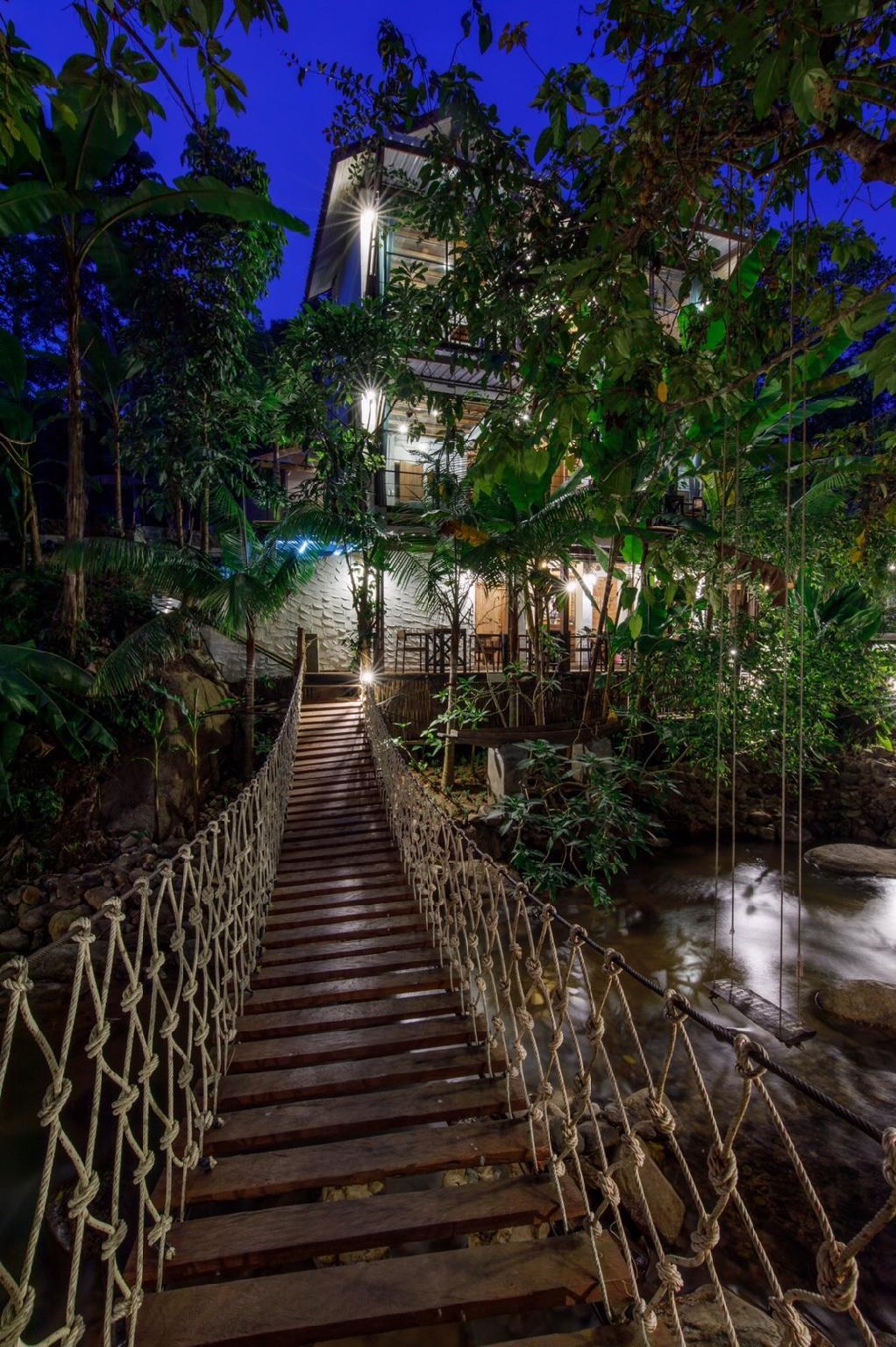 Ngoại cảnh khách sạn