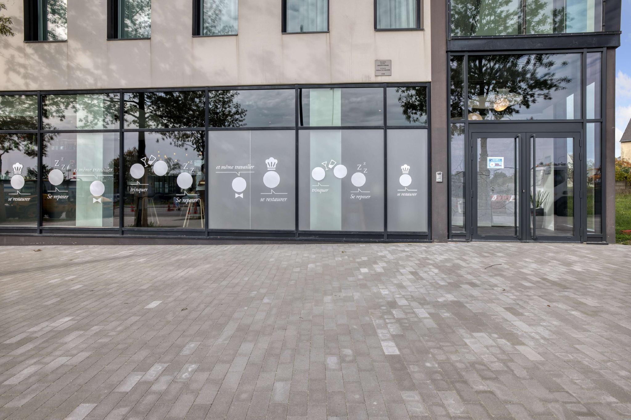 Ngoại cảnh khách sạn