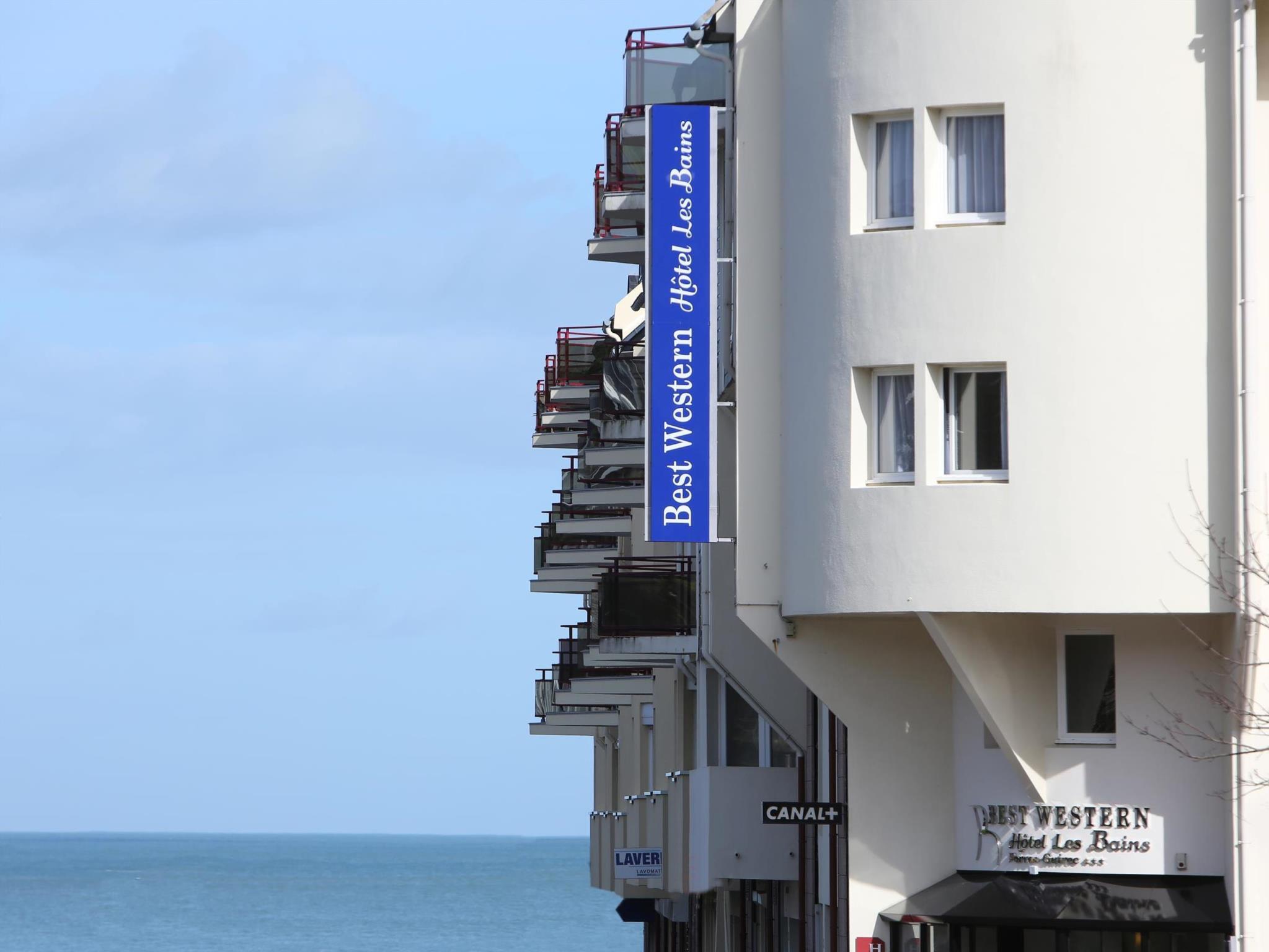 Ngoại cảnh khách sạn