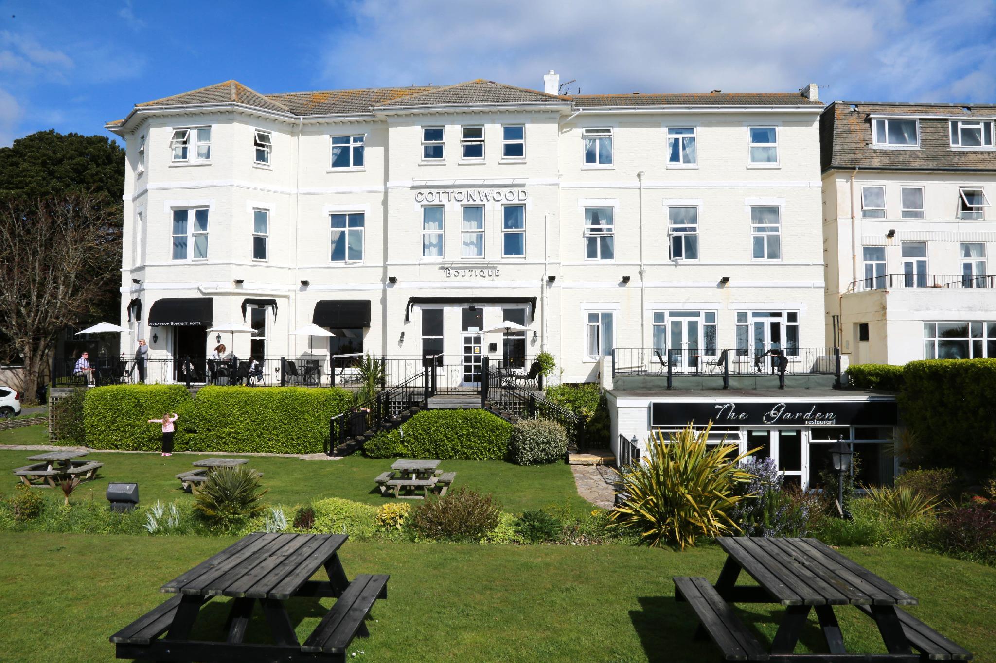 Ngoại cảnh khách sạn