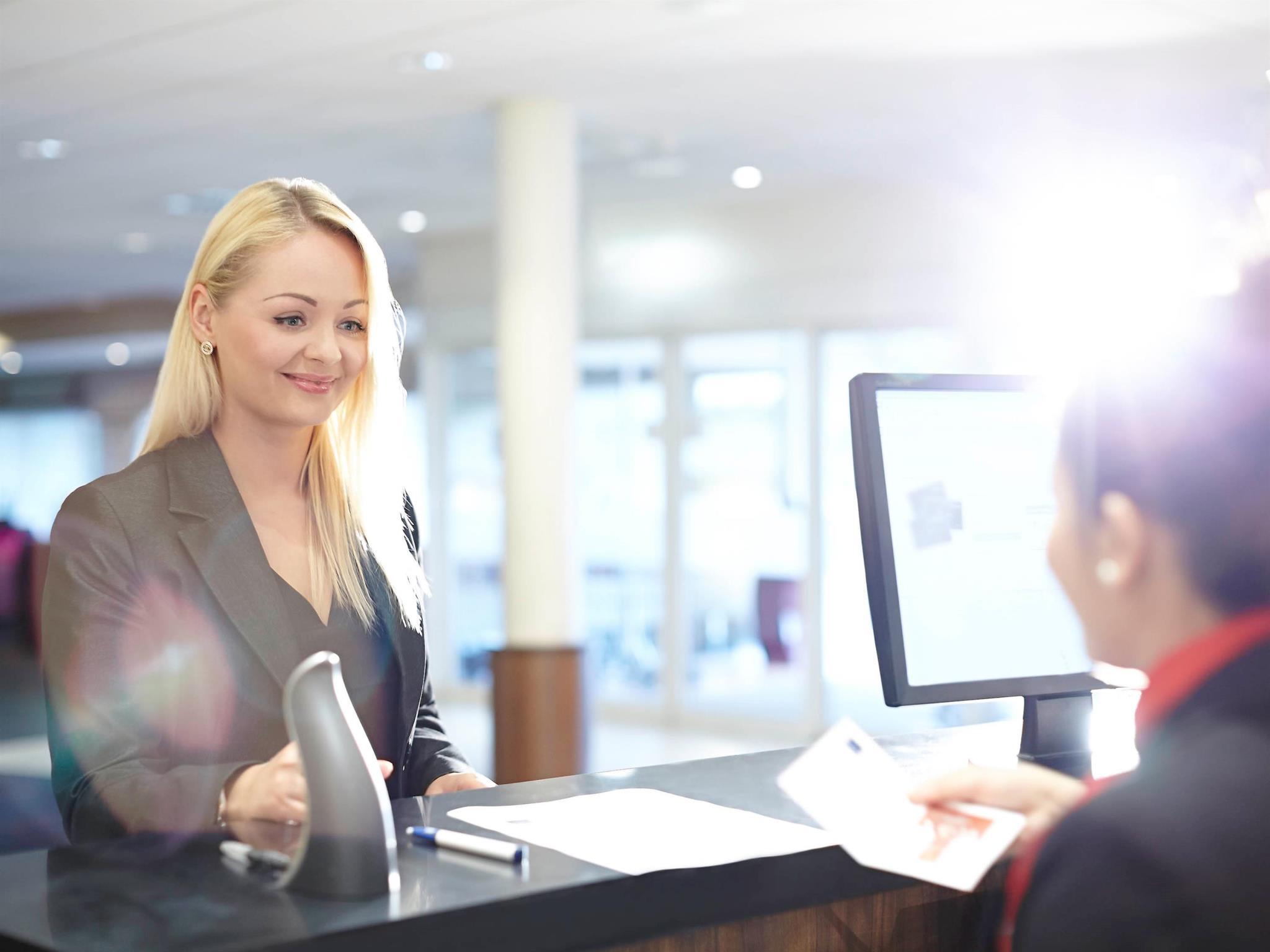 Trung tâm hội nghị