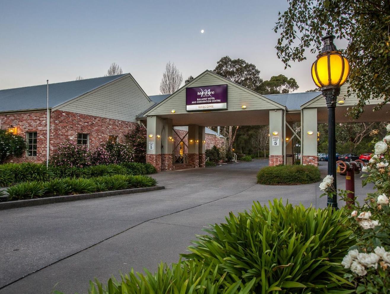 Ngoại cảnh khách sạn