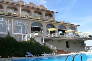 Ngoại cảnh khách sạn